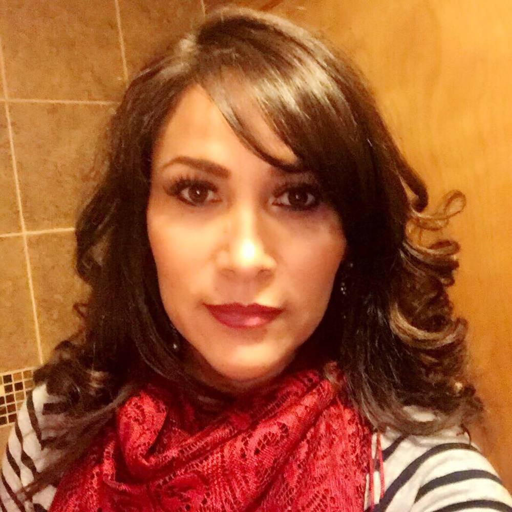 Meet your Posher, Gloria